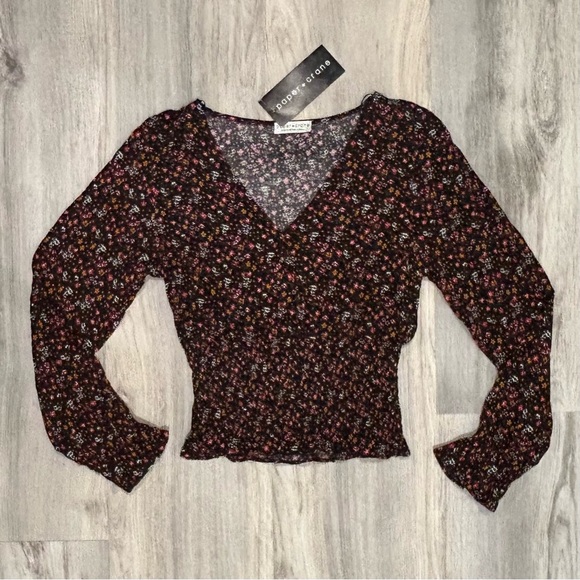 NWT Paper Crane Long Sleeve V Neck Smocked Peasant Top Black Floral Size XS - Picture 1 of 6